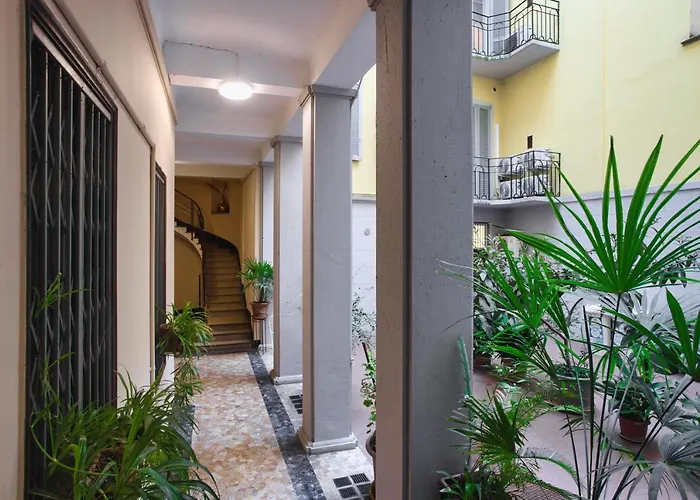 Joivy Mauri - Cosy Flats Near The Duomo 밀라노
