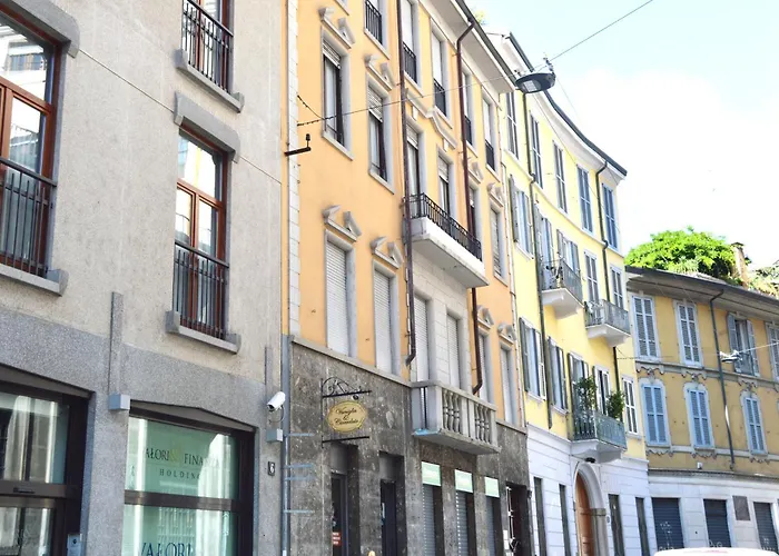 Joivy Mauri - Cosy Flats Near The Duomo 아파트 밀라노